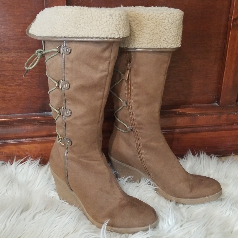 🌸Wedged Boots